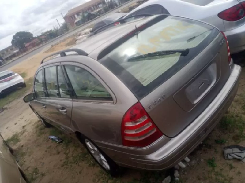 Mercedes-Benz C 240   - 2005