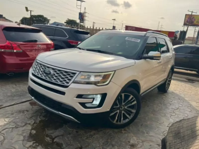 Ford Explorer - 2016