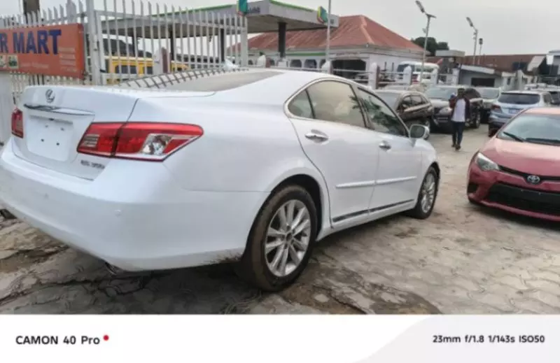 Lexus ES 350   - 2012