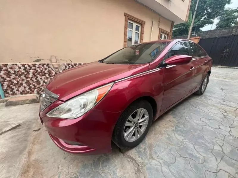Hyundai Sonata   - 2013