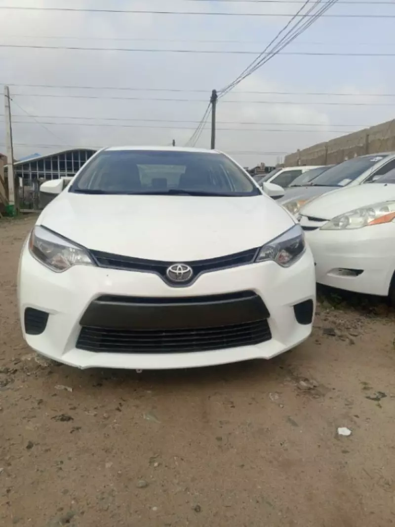 Toyota Corolla   - 2015