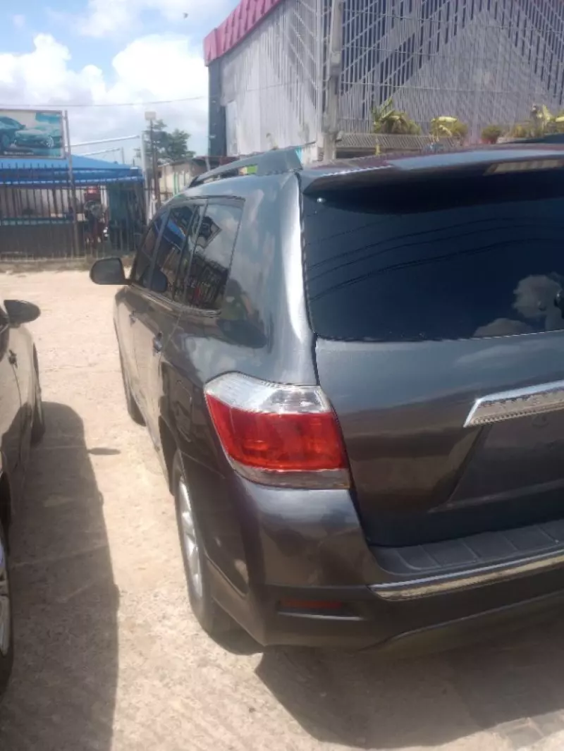 Toyota Highlander   - 2011