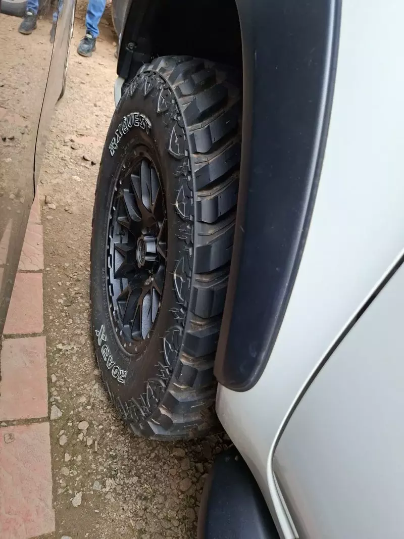 Toyota Hilux   - 2019