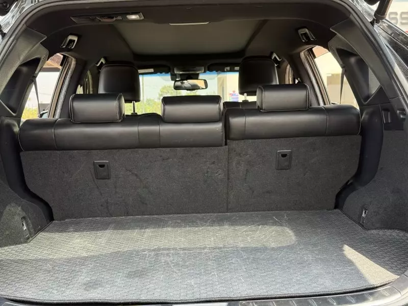Toyota Harrier   - 2018