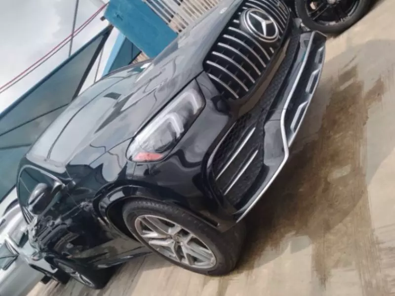 Mercedes-Benz GLE 53 AMG   - 2021