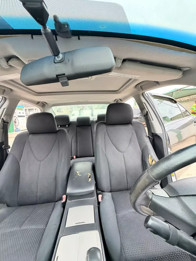 Toyota Camry   - 2011