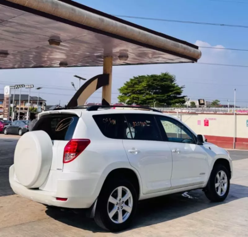 Toyota RAV4   - 2008