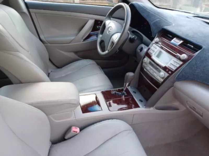 Toyota Camry   - 2011