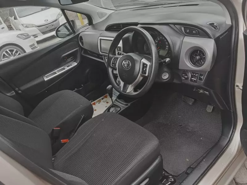 Toyota Vitz   - 2016