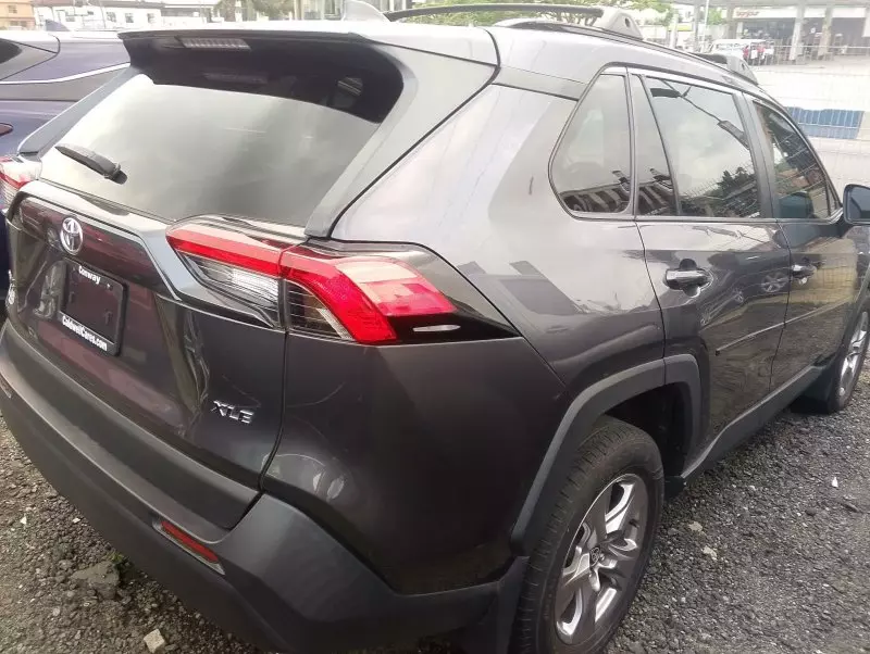 Toyota RAV 4   - 2021