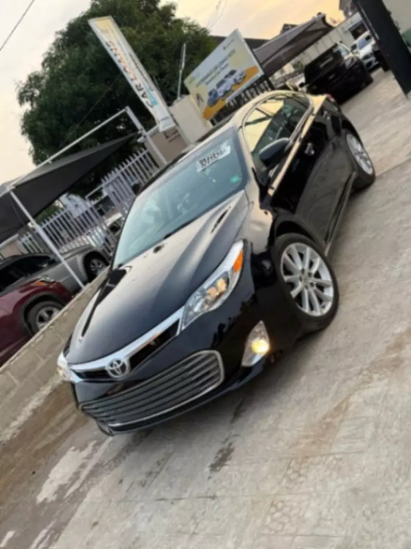 Toyota Avalon   - 2013