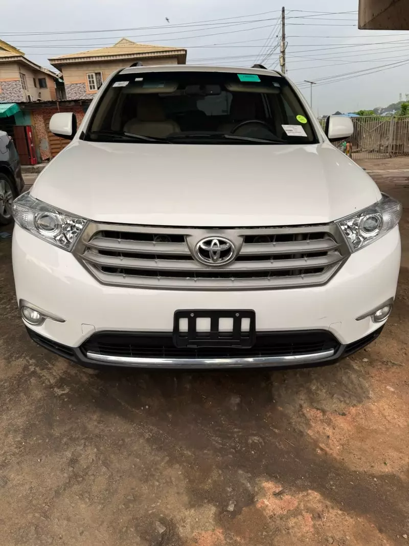 Toyota Highlander   - 2011