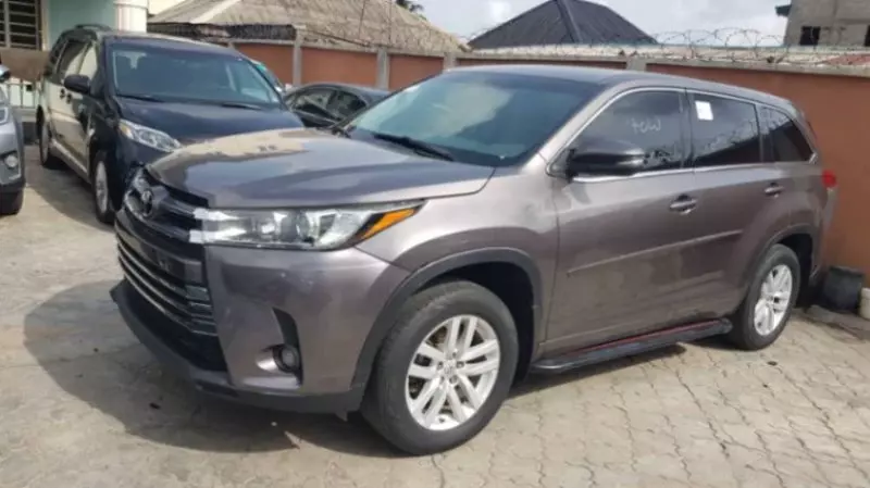 Toyota Highlander   - 2015