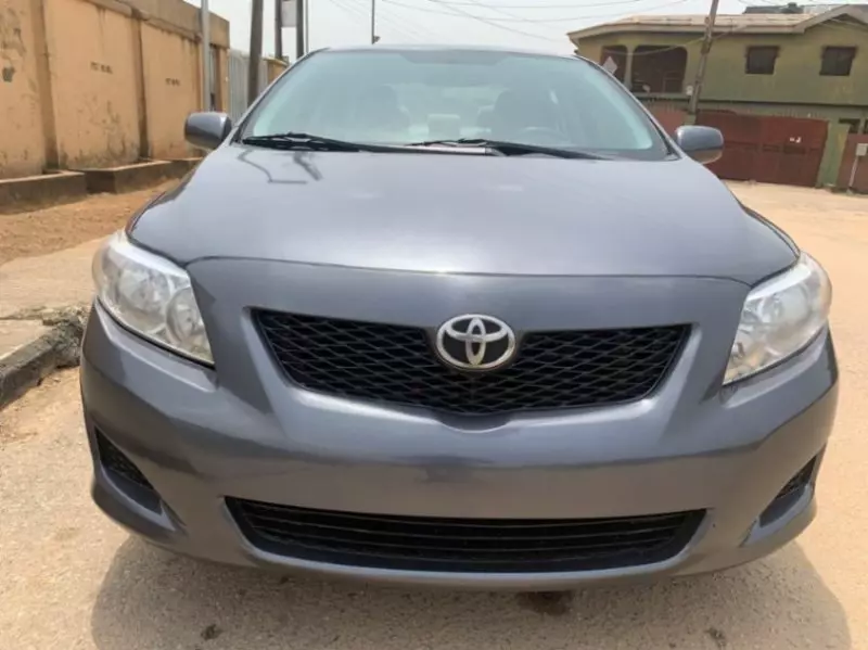 Toyota Corolla   - 2010