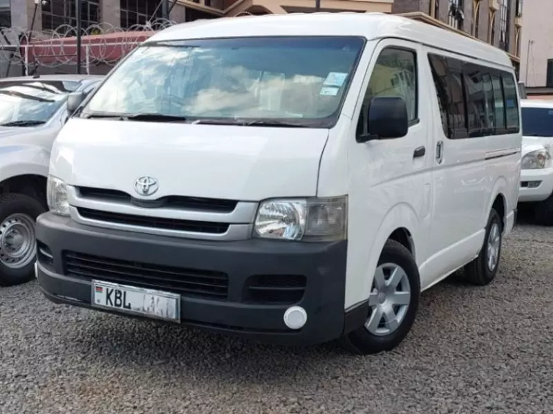 Toyota Hiace   - 2010