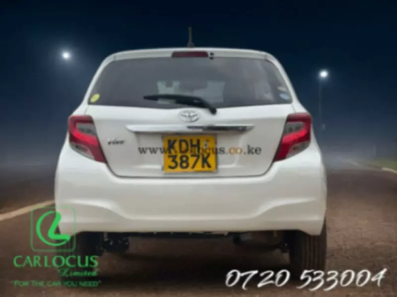 Toyota Vitz   - 2015