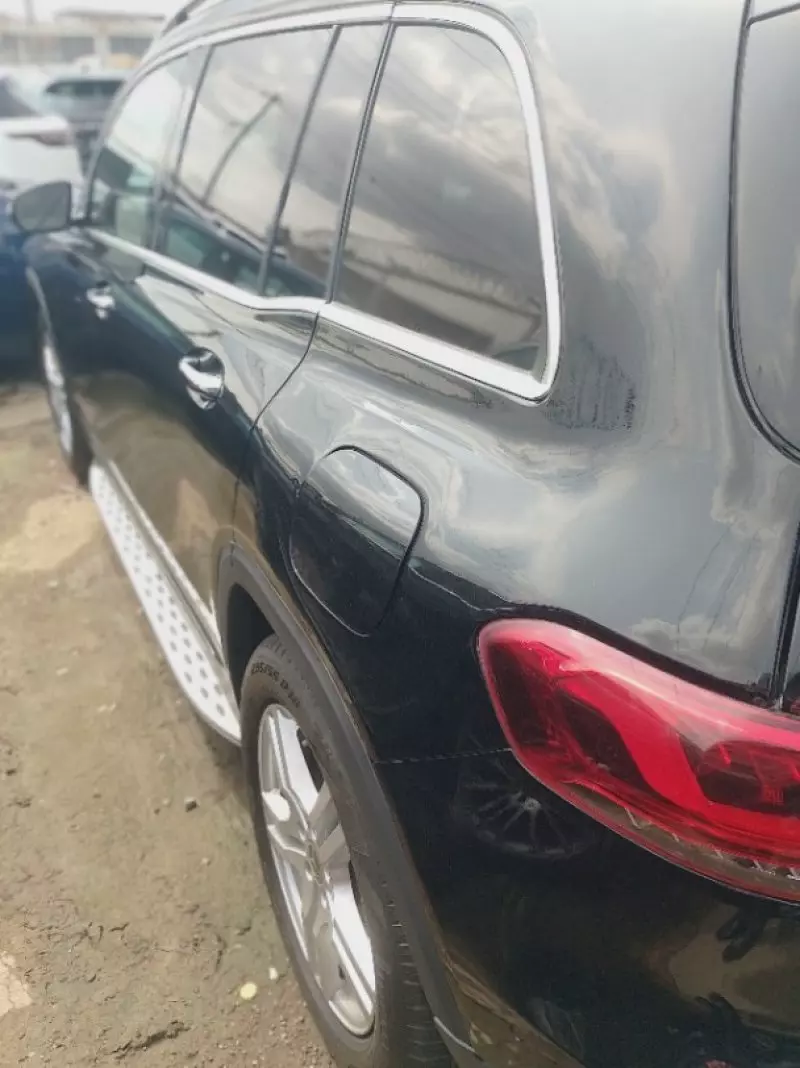Mercedes-Benz GLB 250   - 2021