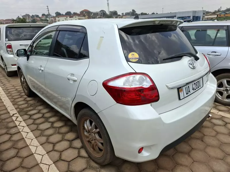 Toyota Auris   - 2012
