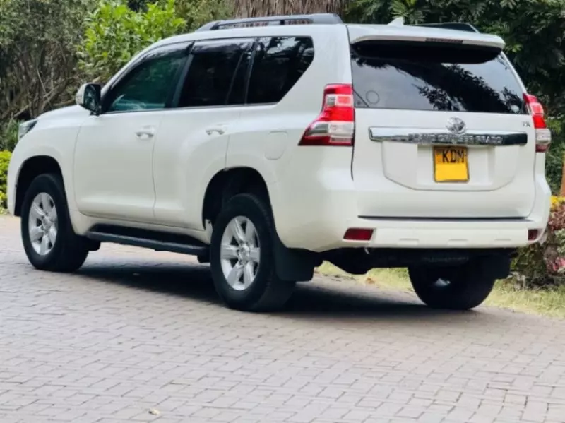 Toyota Land Cruiser   - 2016