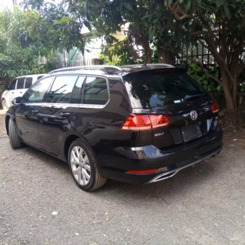 Volkswagen Golf   - 2018