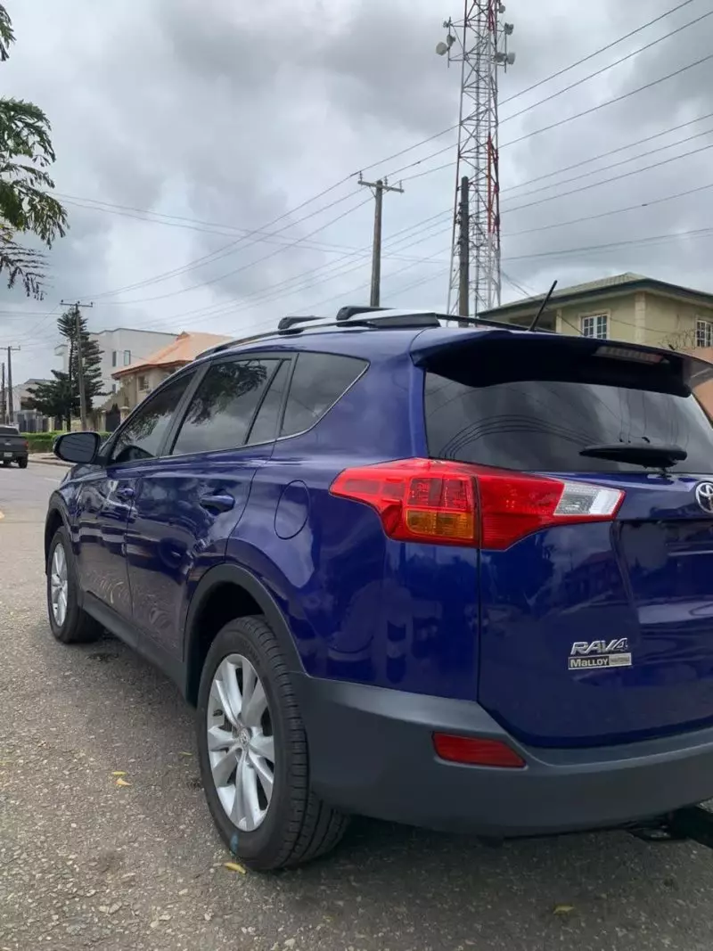 Toyota RAV 4   - 2014