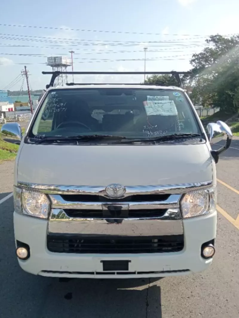 Toyota Hiace   - 2018