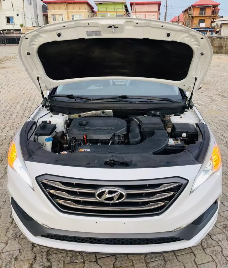 Hyundai Sonata   - 2015