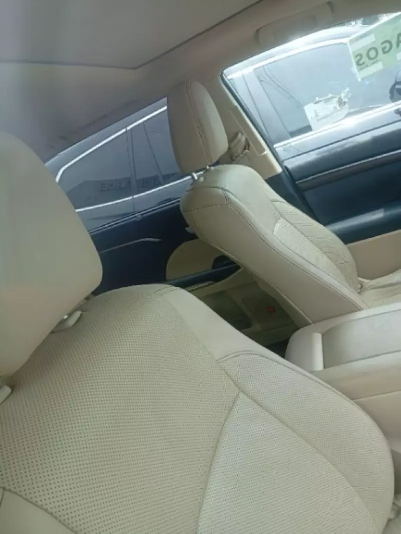 Toyota Highlander   - 2014