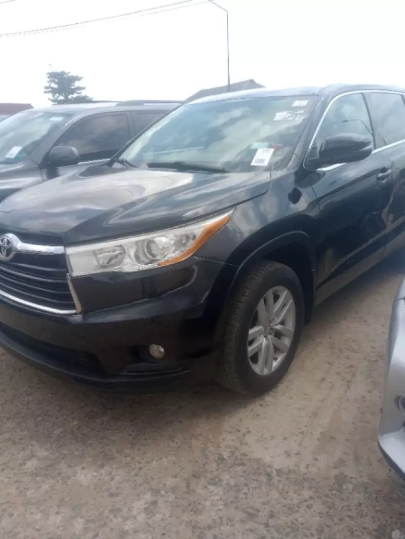 Toyota Highlander   - 2014