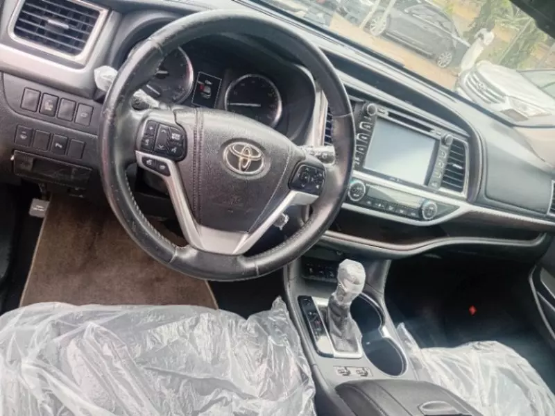 Toyota Highlander   - 2014