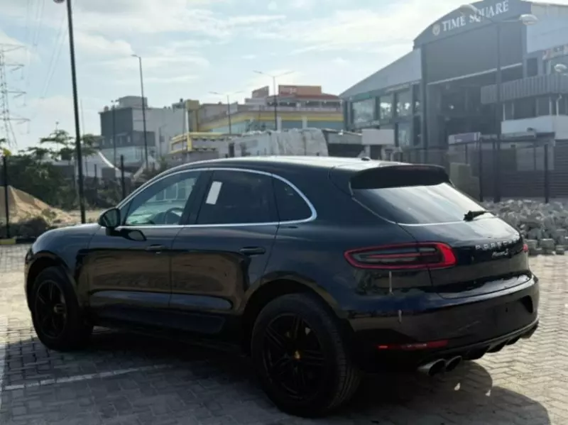 PORSCHE Macan - 2015