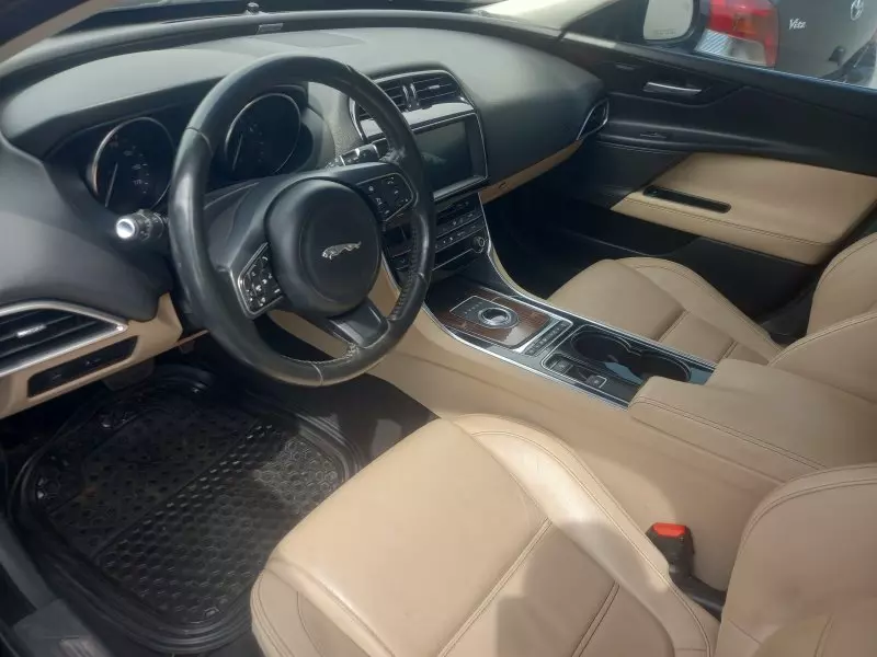 Jaguar XE   - 2017