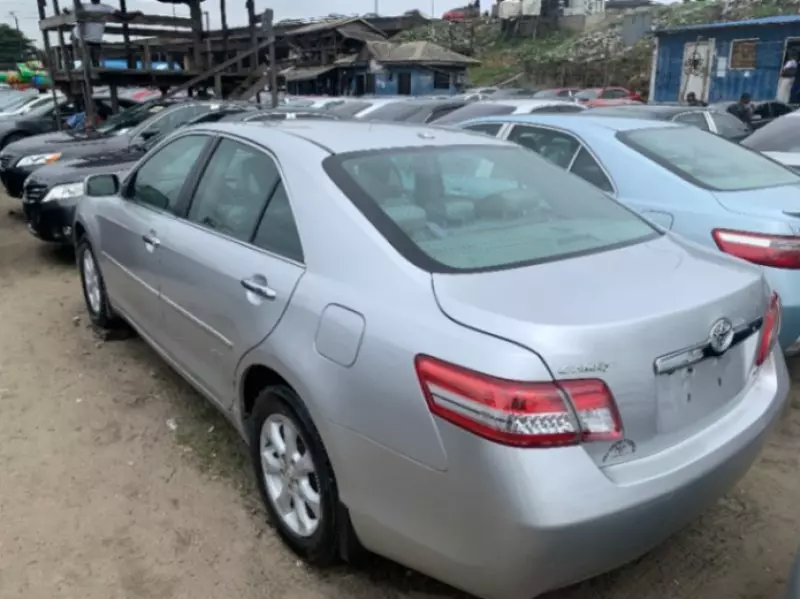 Toyota Camry   - 2009