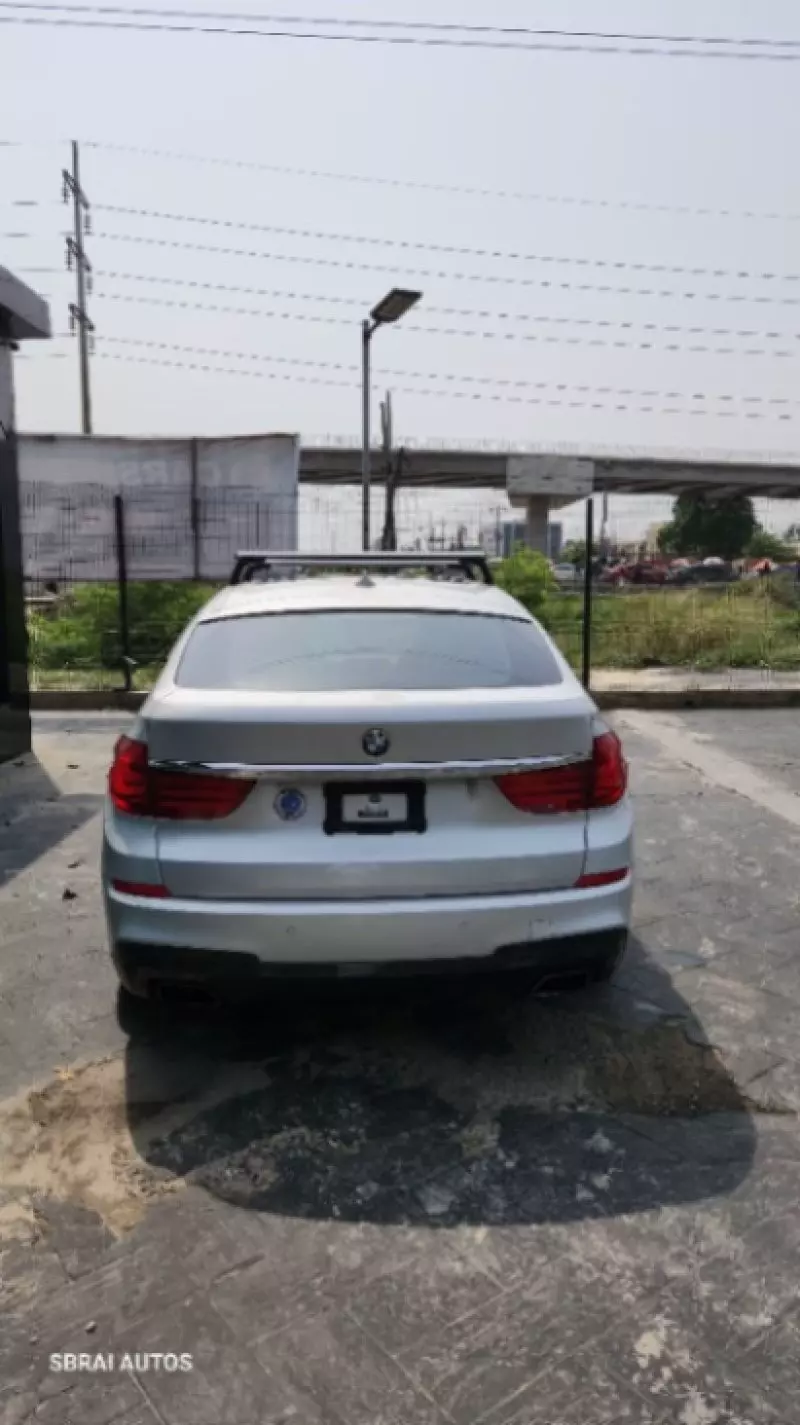 BMW 530 Gran Turismo   - 2012