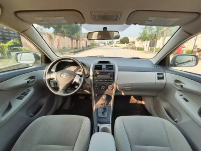 Toyota Avalon   - 2013