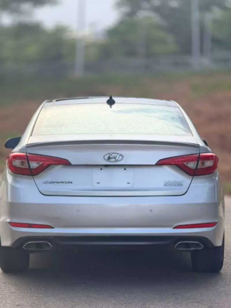 Hyundai Sonata   - 2015