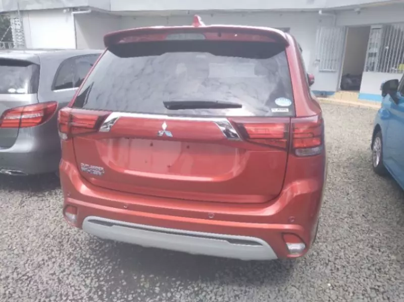 Mitsubishi OUTLANDER   - 2018