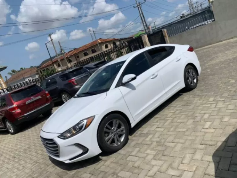 Hyundai Elantra   - 2018