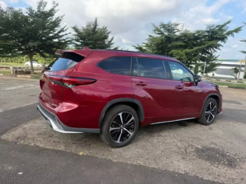 Toyota Highlander   - 2022