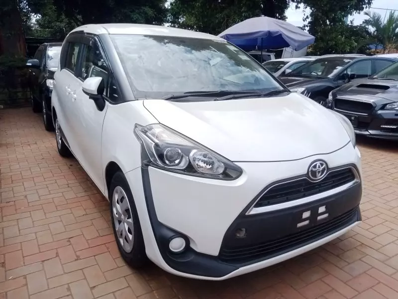 Toyota Sienta   - 2016