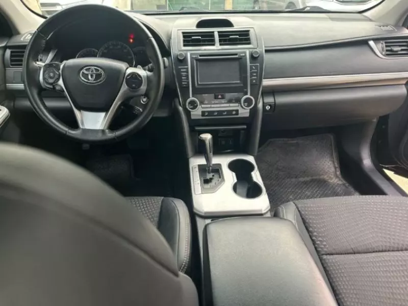 Toyota Camry   - 2012