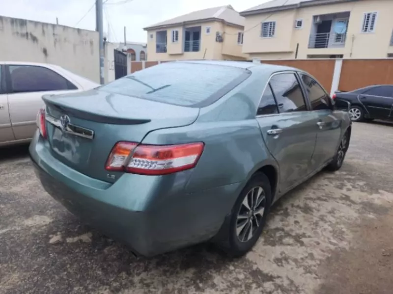 Toyota Camry   - 2008