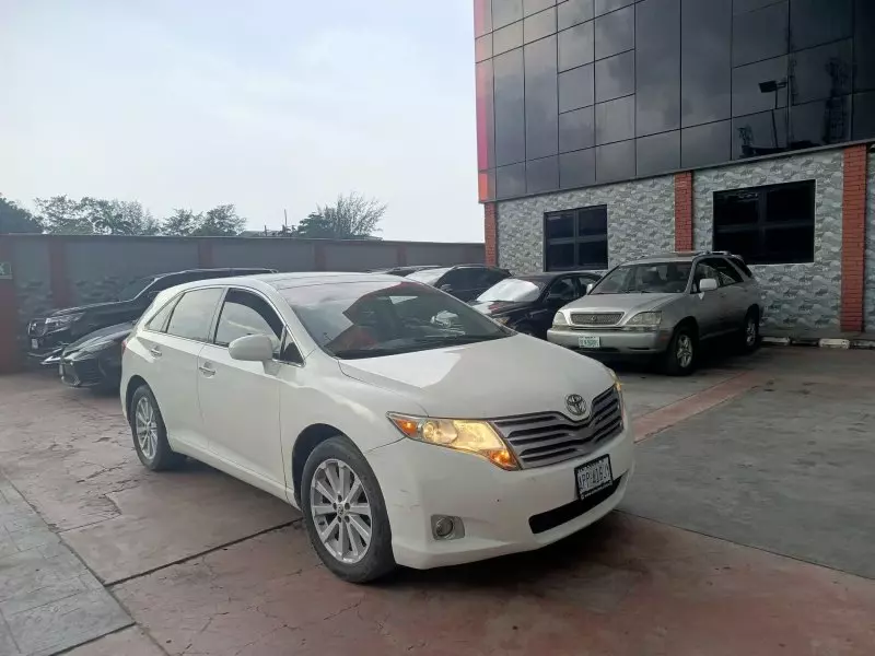 Toyota Venza   - 2012