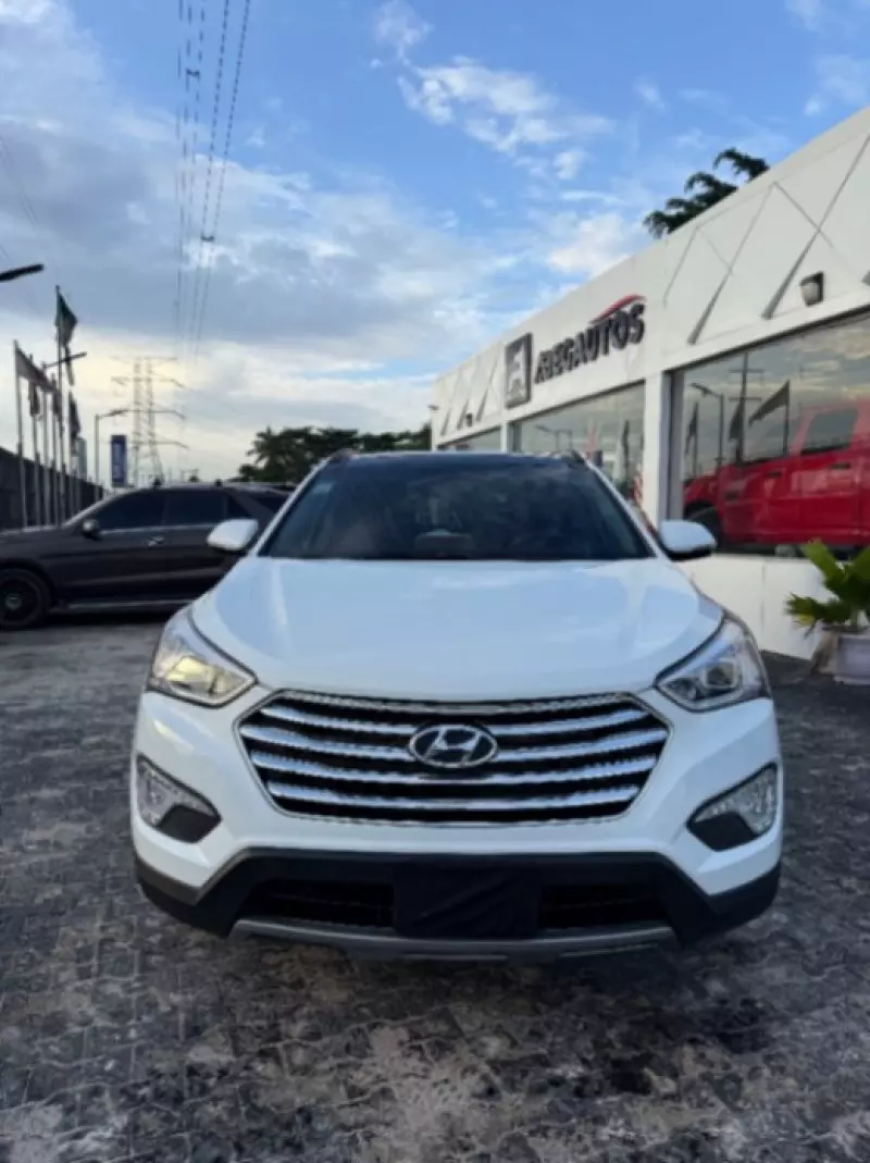 Hyundai Santa Fe   - 2014