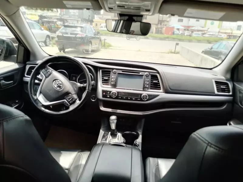 Toyota Highlander   - 2018