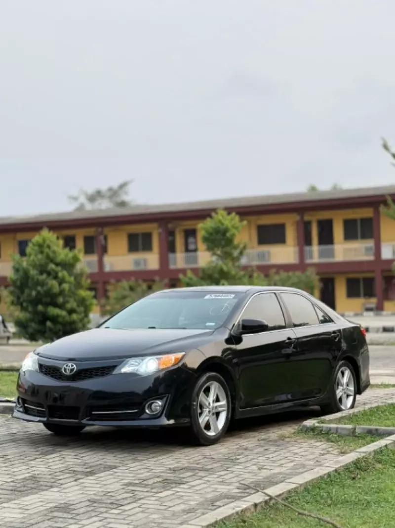 Toyota Camry - 2013
