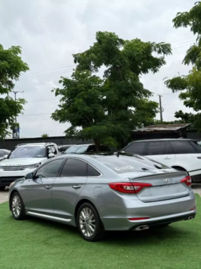 Hyundai Sonata   - 2015