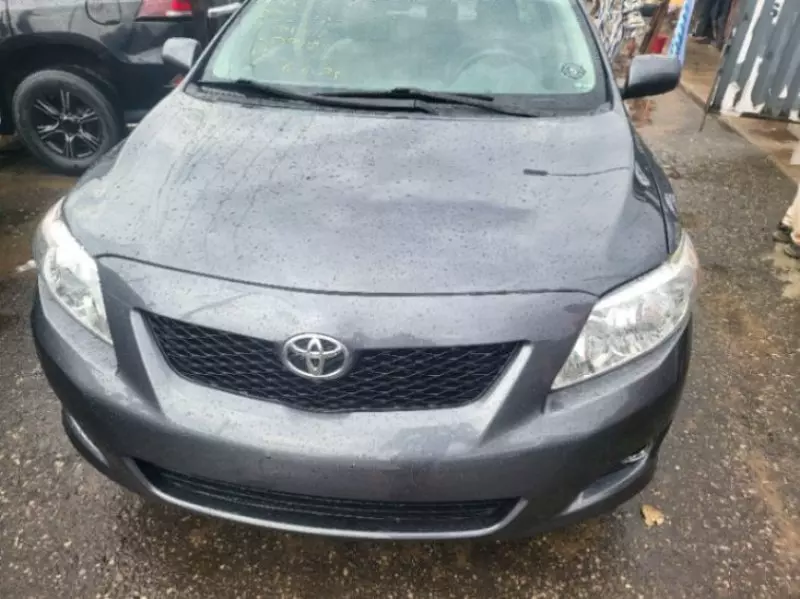 Toyota Corolla   - 2009