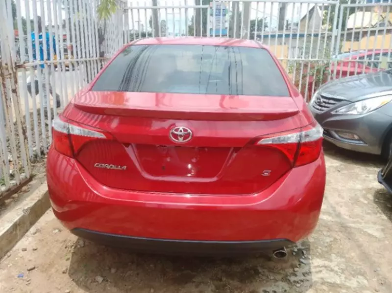 Toyota Corolla   - 2014