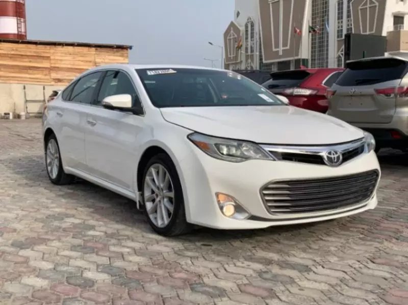 Toyota Avalon   - 2015